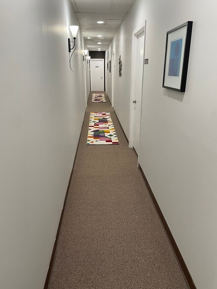 More Photos Of 1300 Cummins Rd, Des Moines General Retail For Lease