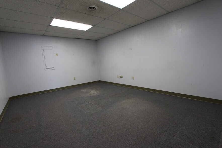 More Photos Of 1352 5th Ave, Coraopolis Apartments For Lease