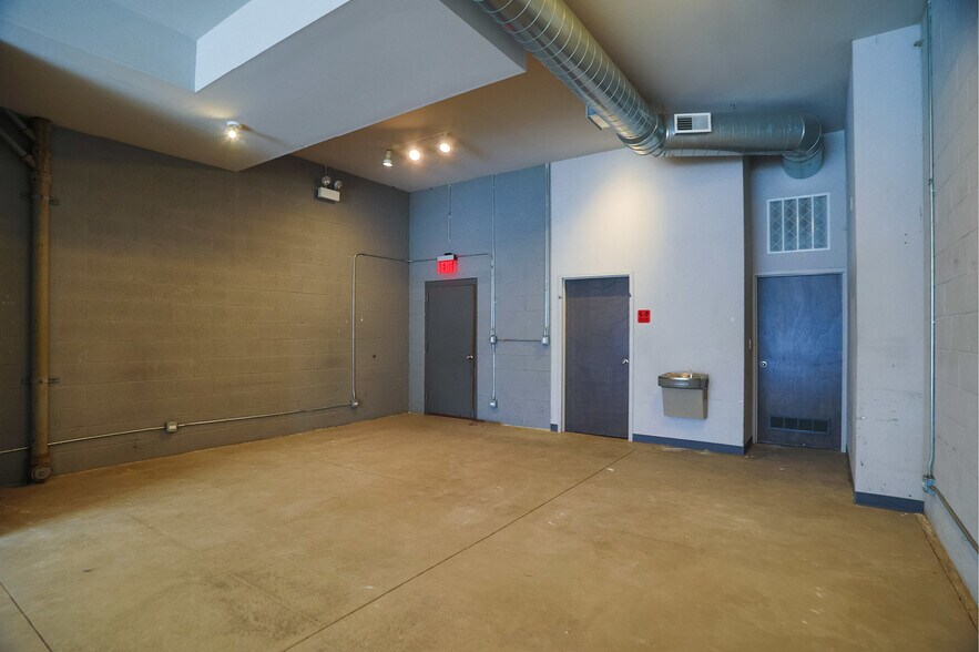 More Photos Of 2624 W Armitage Ave, Chicago Office Residential For Sale