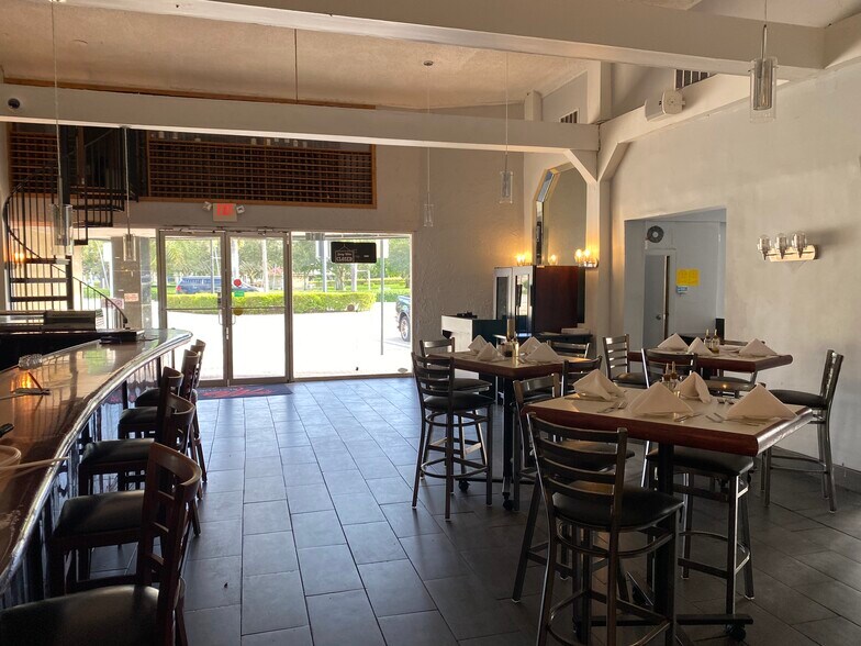 More Photos Of 1810-1818 S Young Cir, Hollywood Restaurant For Sale