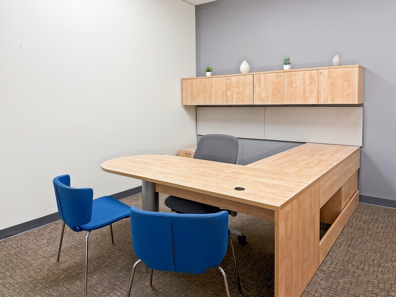 More Photos Of 922 State St, Bowling Green Coworking Space