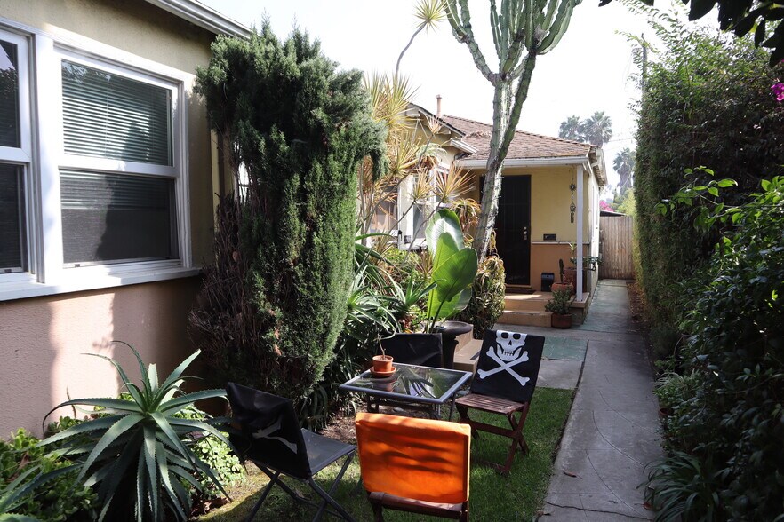 More Photos Of 604 Venezia Ave, Venice Apartments For Sale