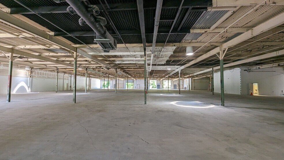 More Photos Of 1519 N 23rd St, Wilmington Industrial For Lease