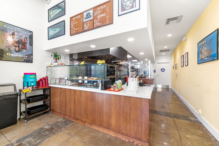 More Photos Of 4679 Hollywood Blvd, Los Angeles Storefront Retail Residential For Sale