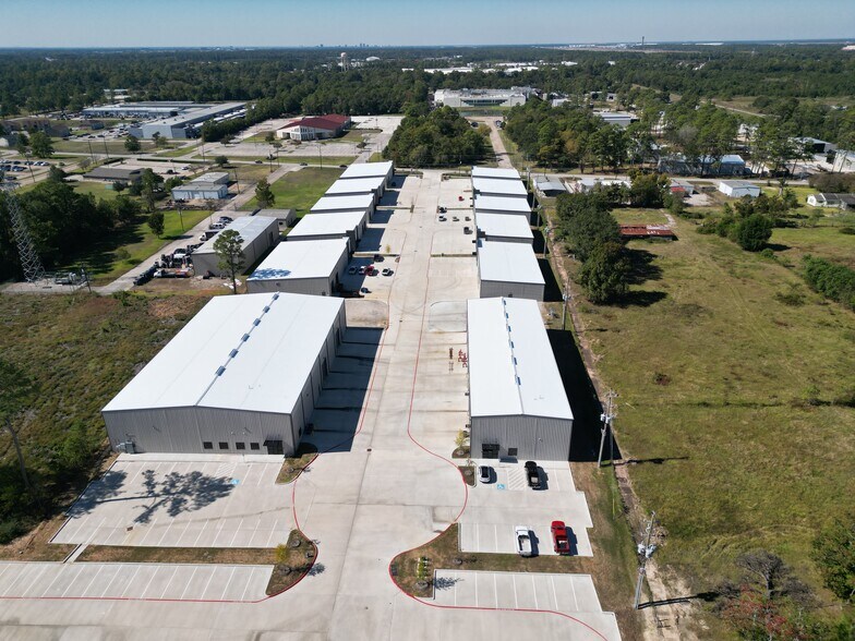 More Photos Of 2323 S Houston Ave, Humble Manufacturing For Sale
