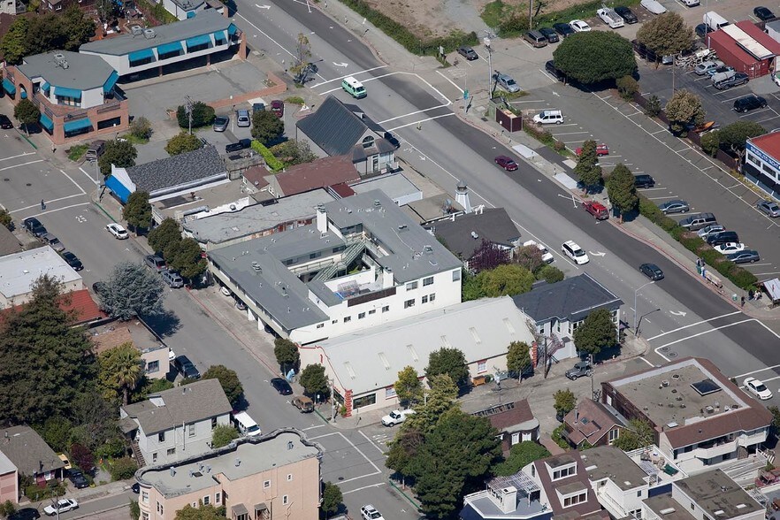 More Photos Of 206 Caledonia St, Sausalito Apartments For Sale