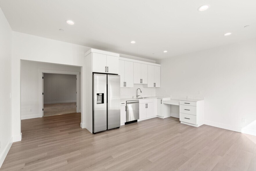 More Photos Of 1801 SE Brookwood Ave, Hillsboro Specialty For Sale