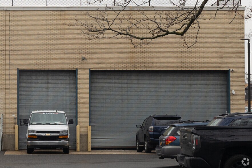More Photos Of 101-01 95th Ave, Ozone Park Manufacturing For Lease