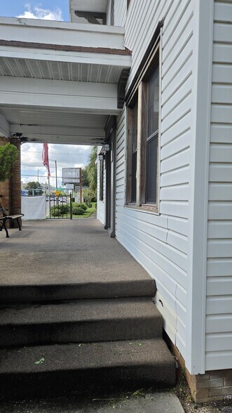 More Photos Of 204 N Macdill Ave, Tampa Office For Sale