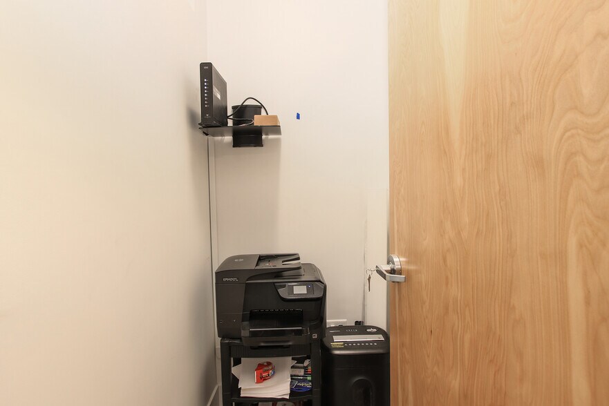 More Photos Of 11 Embarcadero West, Oakland Office For Sale