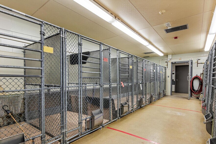 More Photos Of 803 Prospect Ave, Osceola Manufacturing For Sale