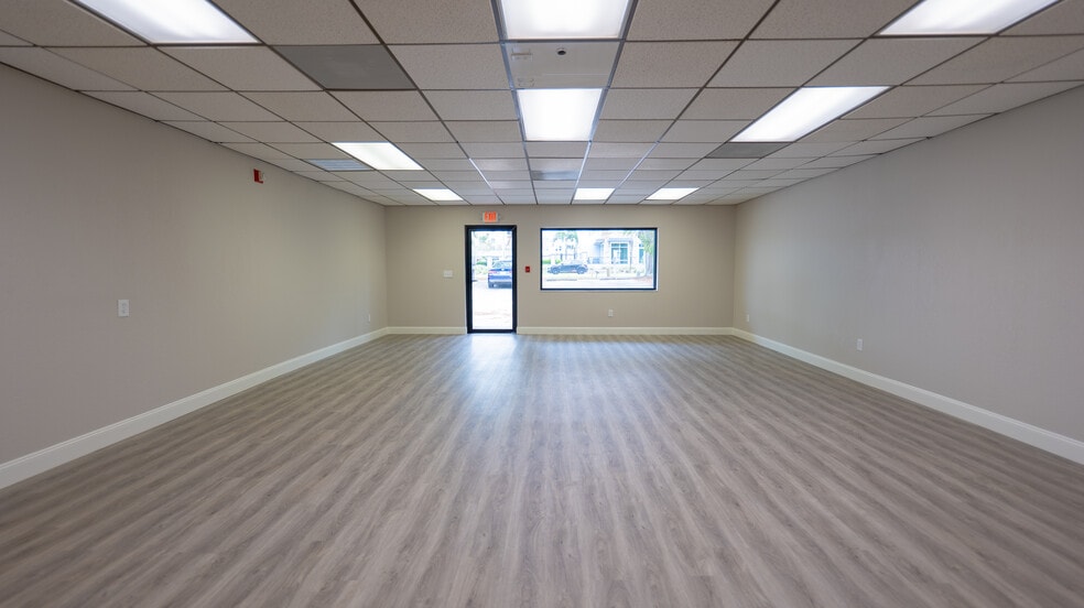 More Photos Of 190 Patricia Ave, Dunedin General Retail For Lease
