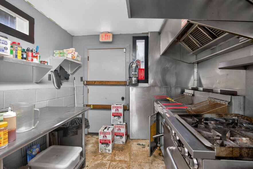More Photos Of 427 S Pearl St, Albany Storefront Retail Residential For Sale