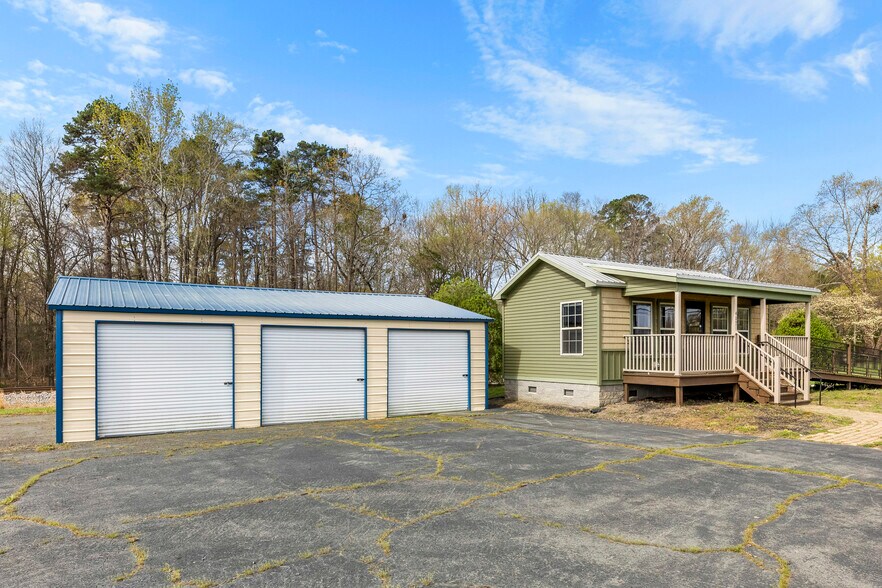 More Photos Of 417 W Church St, Richfield General Retail For Sale