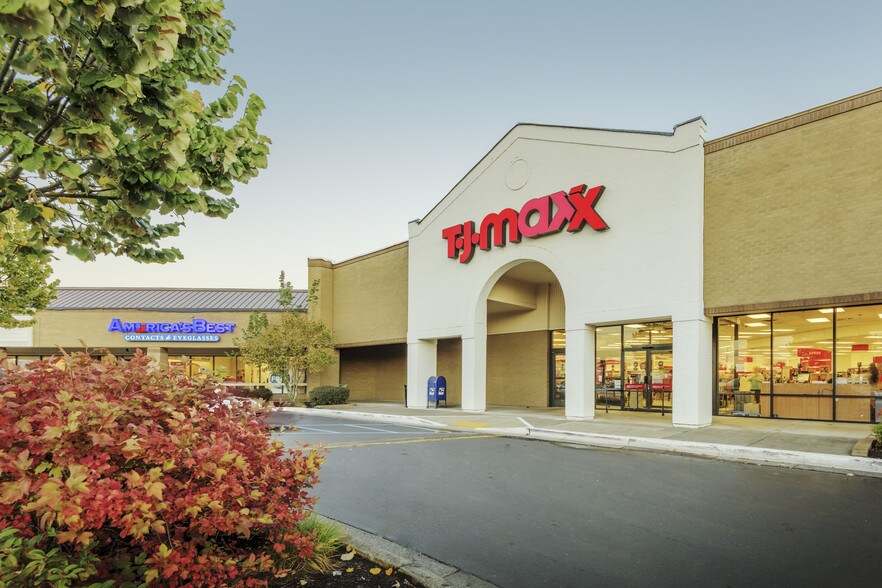 Primary Photo Of 11310-11398 SE 82nd Ave, Portland Storefront For Lease