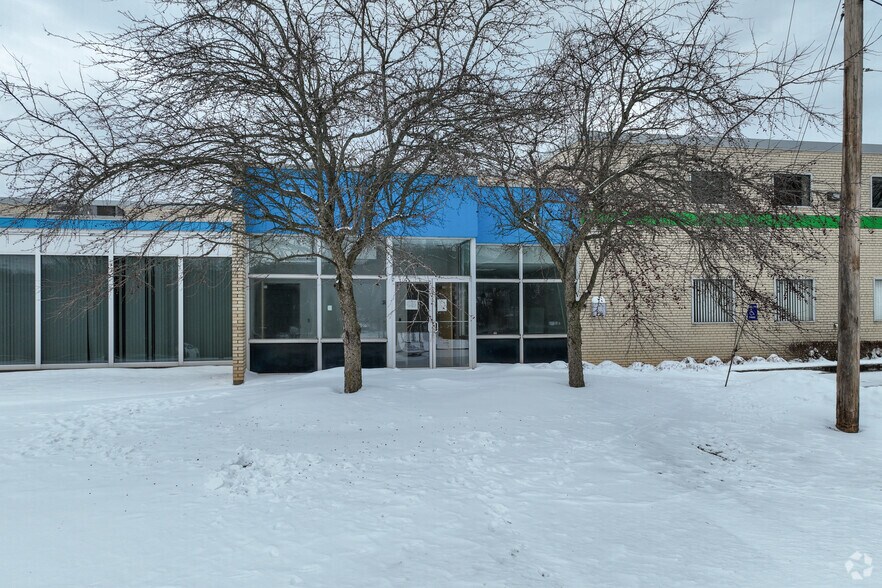 More Photos Of 1967 Eastern Ave, Verona Distribution For Lease