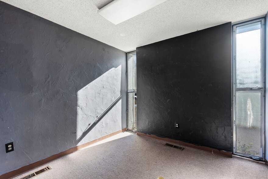 More Photos Of 710-712 S Tejon St, Colorado Springs Office For Sale