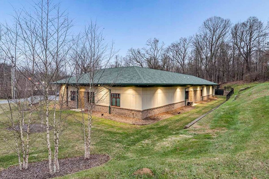 More Photos Of 1242 W Shipley Ferry Rd, Kingsport Medical For Sale
