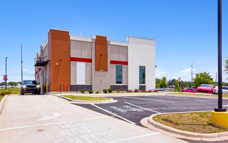 More Photos Of 2121 W Roosevelt Blvd, Monroe Fast Food For Sale