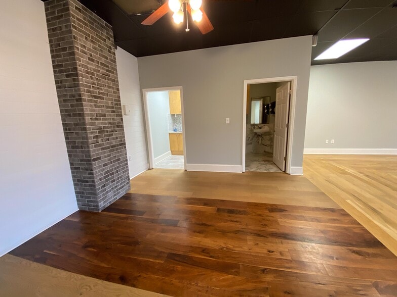 More Photos Of 455 Deanna Ln, Wando Storefront Retail Office For Sale