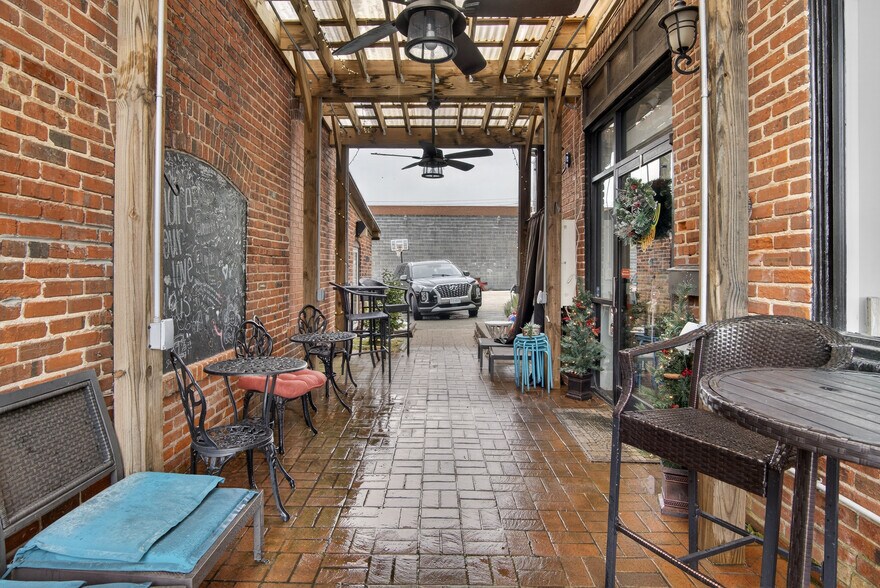 More Photos Of 104-110 S Hill Ave, South Hl, South Hill Office Residential For Sale