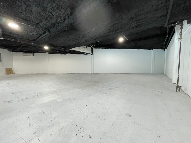 More Photos Of 5 Withers St, Brooklyn Apartments For Lease