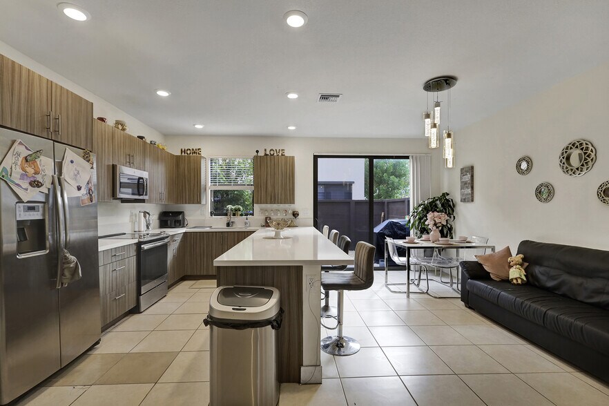 More Photos Of 15809 NW 91st Ct, Miami Lakes Specialty For Sale