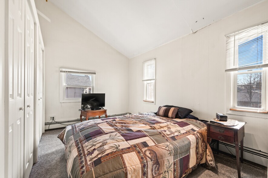 More Photos Of 547 Naugatuck Ave, Milford Apartments For Sale