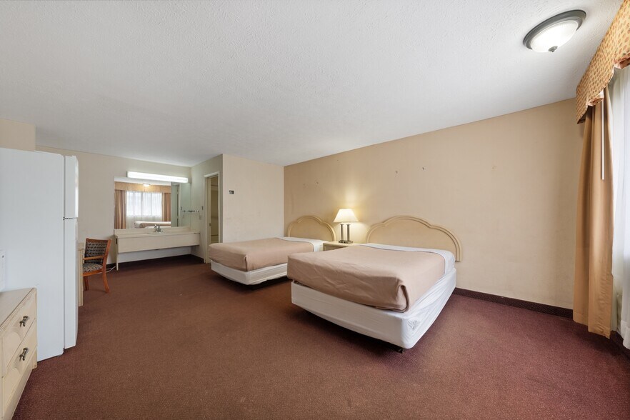 More Photos Of 1530 Cleveland Rd, Sandusky Hotel For Sale