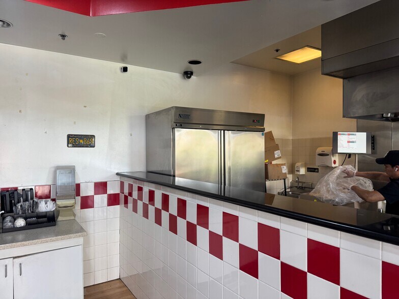 More Photos Of 1563 Eureka Rd, Roseville Restaurant For Lease