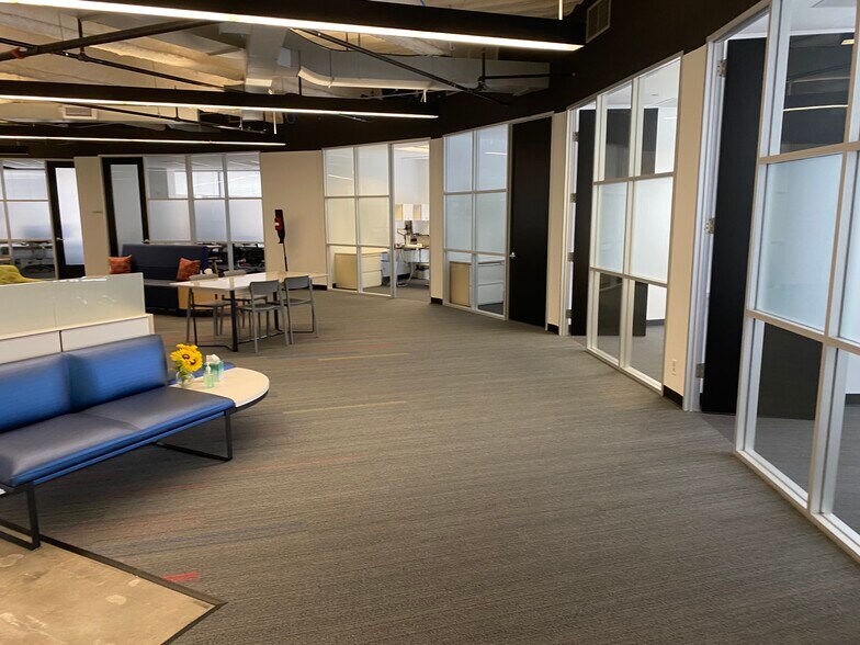 More Photos Of 8 Greenway Plz, Houston Office For Lease