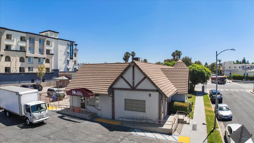 More Photos Of 9401 Reseda Blvd, Northridge Office For Sale