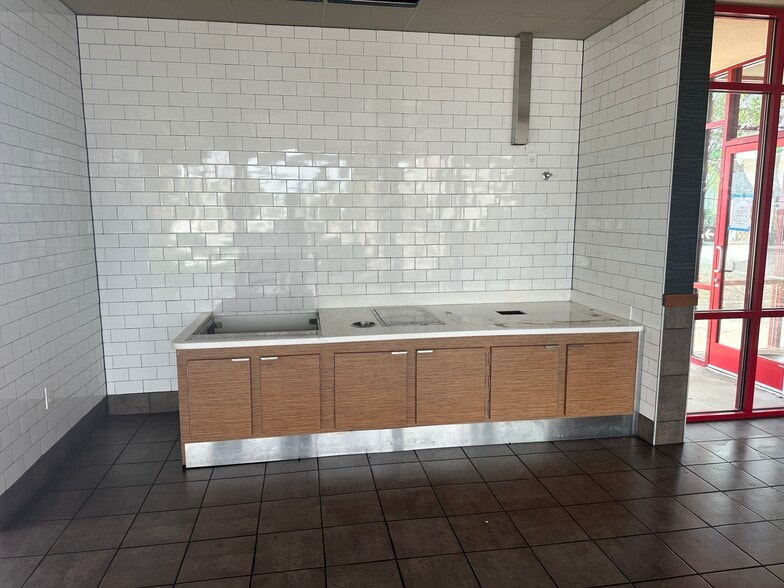 More Photos Of 2365 Pleasant Hill Rd, Duluth Fast Food For Lease
