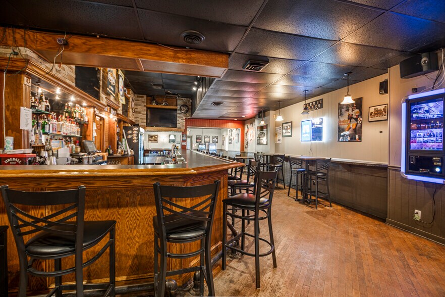 More Photos Of 708-710 Lawrence Ave, Ellwood City General Retail For Sale