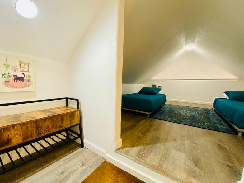 More Photos Of 104 Scudder Ln, Wimberley Hotel For Sale