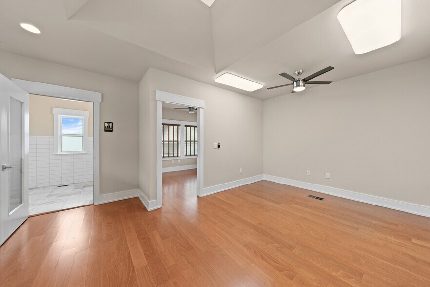 More Photos Of 1206 Hart St, Georgetown Specialty For Sale