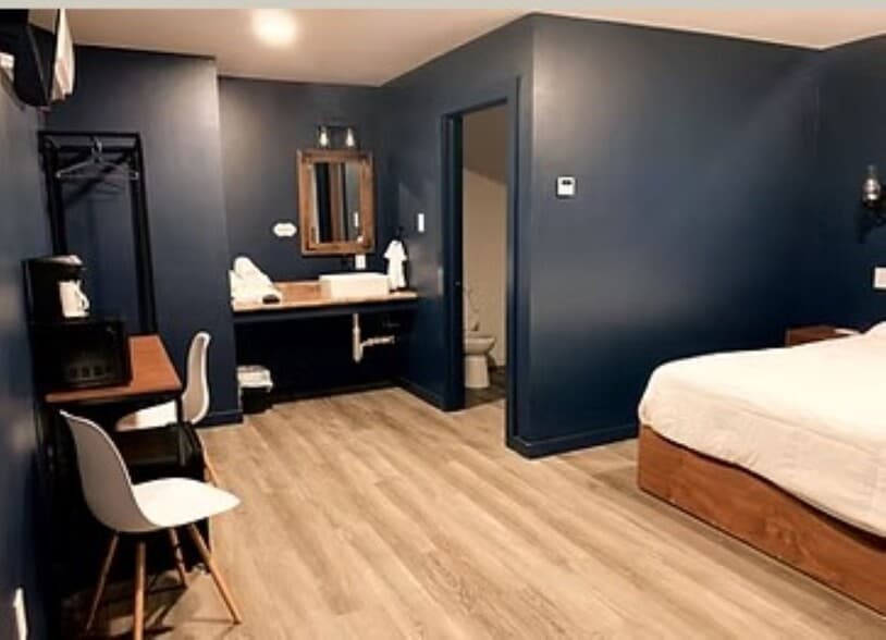 More Photos Of 6199 Highway 165, Columbia Hotel For Sale