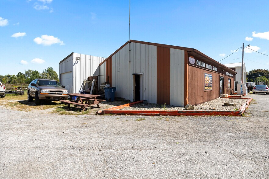 More Photos Of 6797 W Lakeshore Dr, Port Clinton Freestanding For Sale
