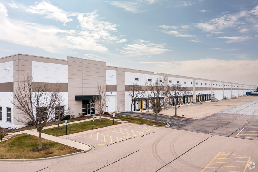 Primary Photo Of 901 Bilter Rd, Aurora Distribution For Lease