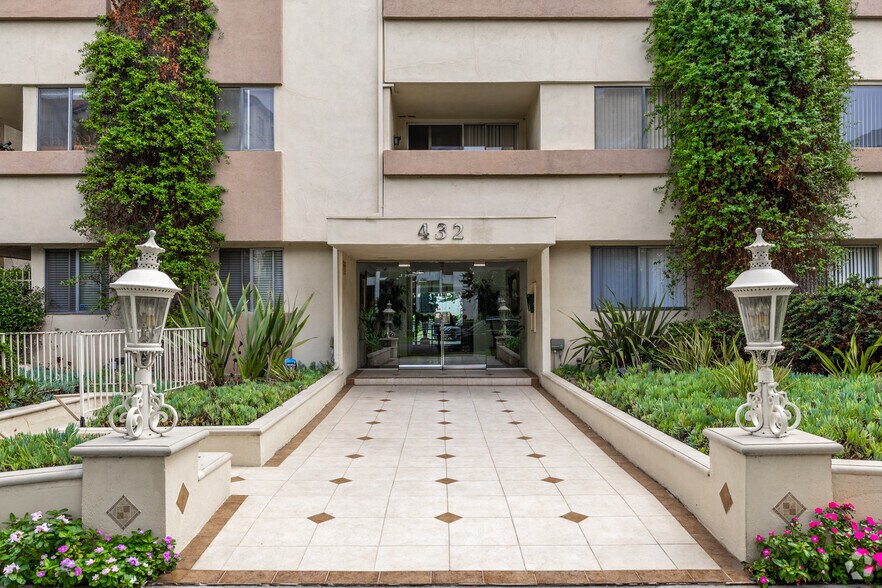 More Photos Of 432 N Palm Dr, Beverly Hills Apartments For Sale
