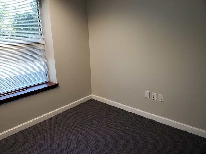 More Photos Of 502 W King St, Kings Mountain Medical For Lease