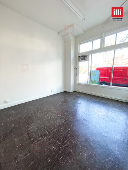 More Photos Of 6362-6372 Santa Monica Blvd, Los Angeles Self Storage For Lease