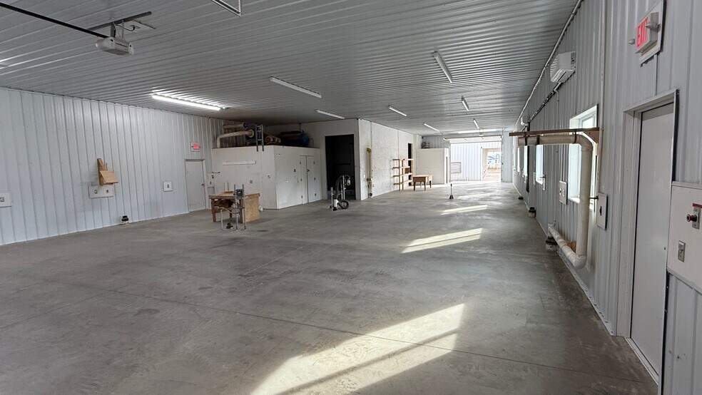 More Photos Of 3331 M 18, Beaverton Manufacturing For Sale