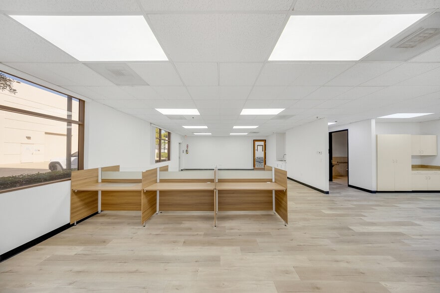 More Photos Of 67 Peters Canyon Rd, Irvine Business Park For Sale