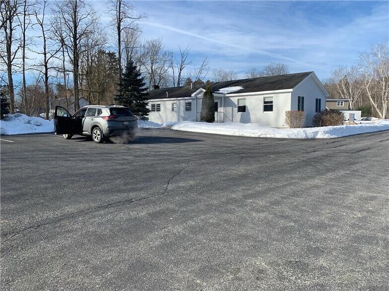 More Photos Of 1212 Bay Rd, Lake George Freestanding For Lease