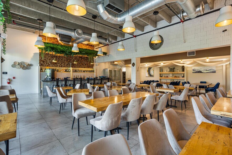 More Photos Of 5840 SW 71st St, South Miami Restaurant For Lease