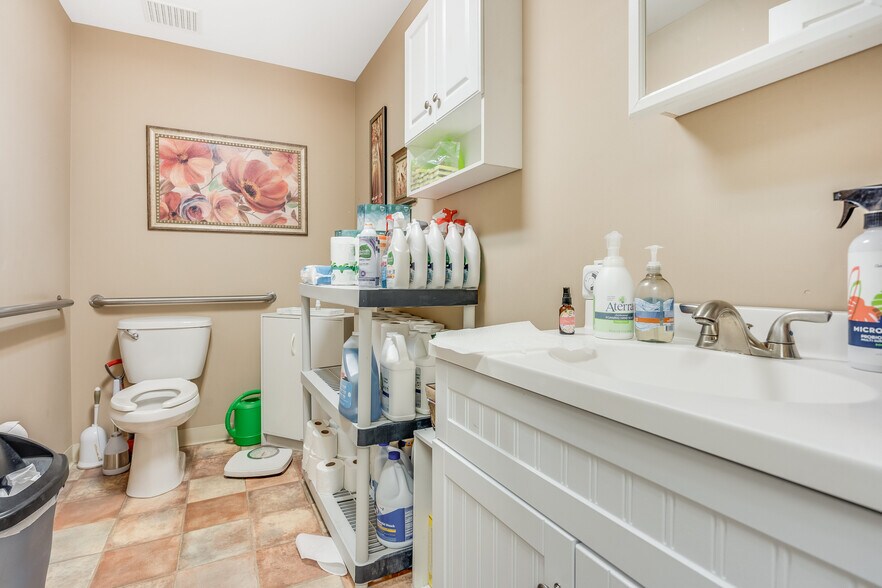 More Photos Of 5 Walter E Foran Blvd, Flemington Medical For Sale