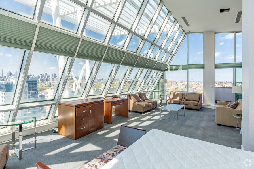 More Photos Of 39-05 29th St, Long Island City Hotel For Sale