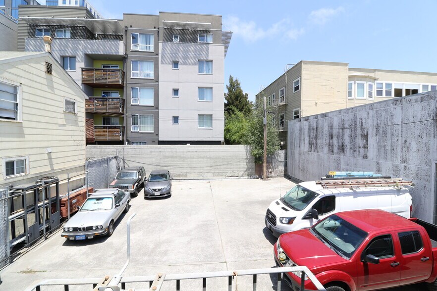 More Photos Of 508-510 W MacArthur Blvd, Oakland Showroom For Sale