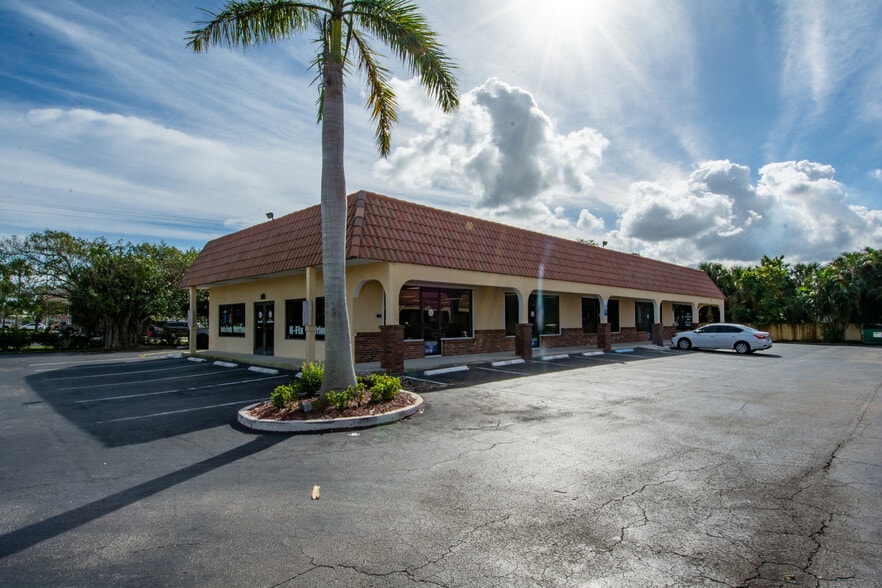 More Photos Of 108 SW Monterey Rd, Stuart Storefront Retail Office For Lease